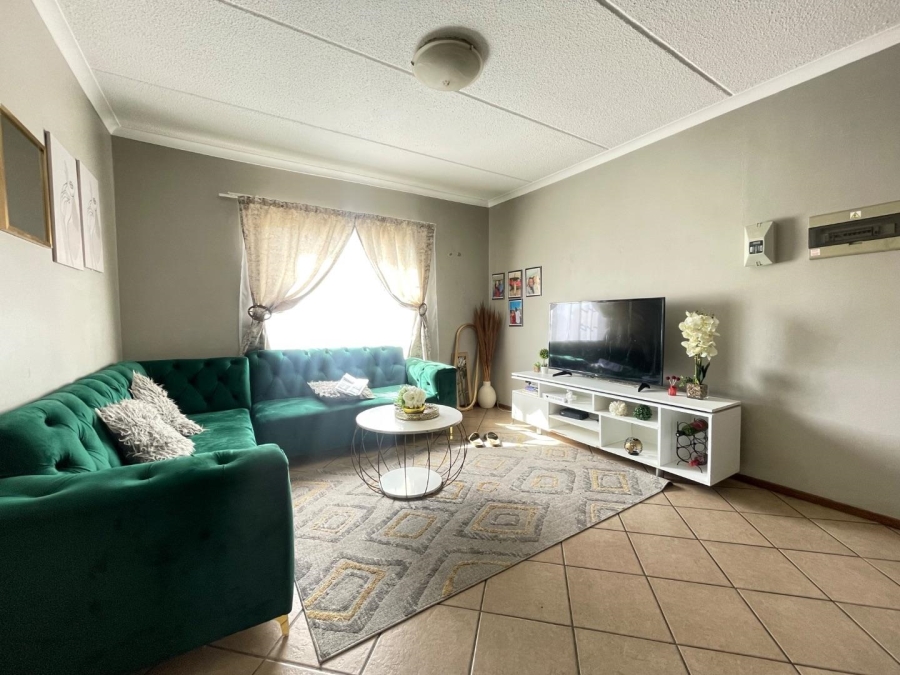 2 Bedroom Property for Sale in Terenure Gauteng