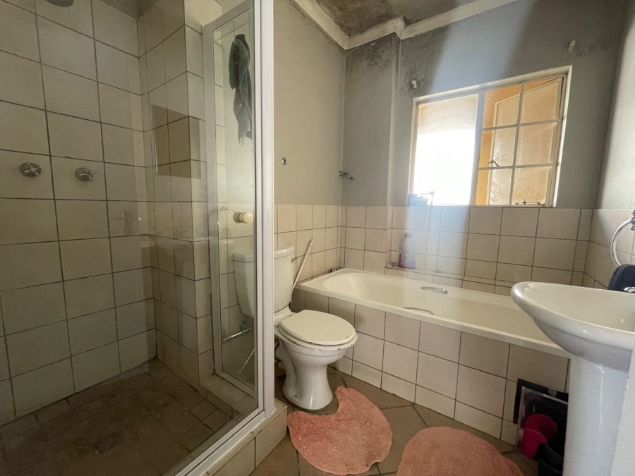 2 Bedroom Property for Sale in Terenure Gauteng