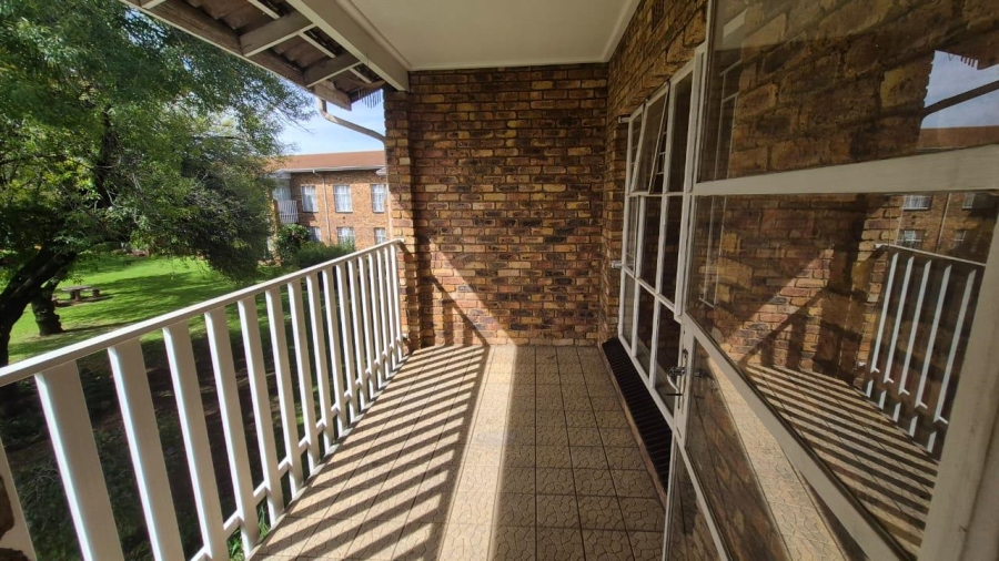 2 Bedroom Property for Sale in Edleen Gauteng