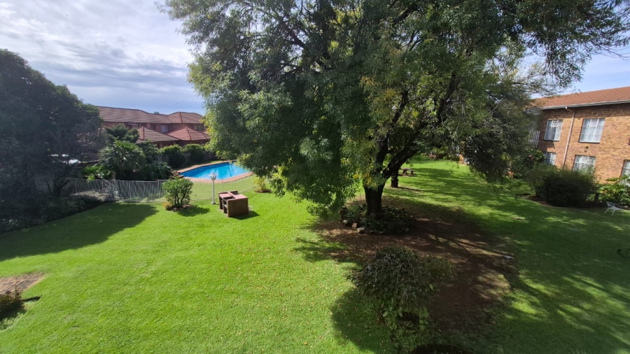 2 Bedroom Property for Sale in Edleen Gauteng
