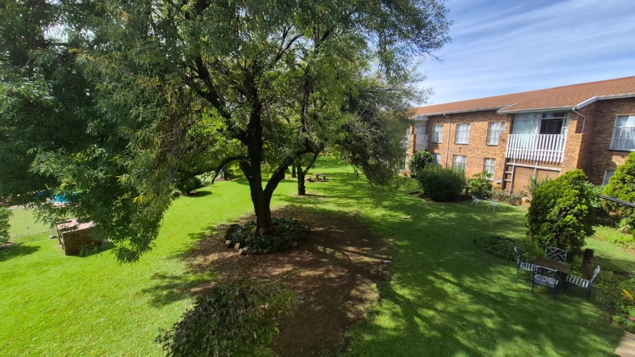 2 Bedroom Property for Sale in Edleen Gauteng