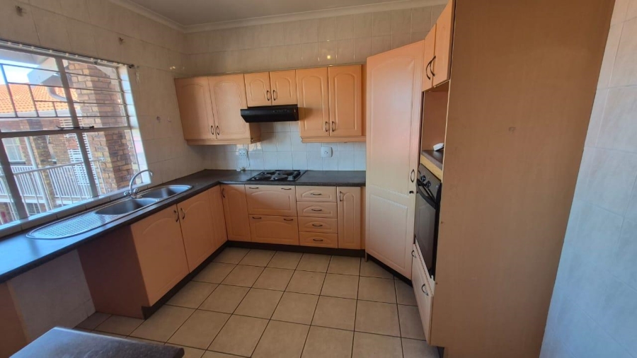 2 Bedroom Property for Sale in Edleen Gauteng