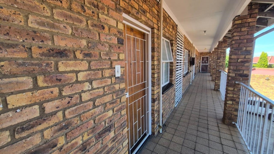 2 Bedroom Property for Sale in Edleen Gauteng
