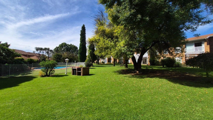 2 Bedroom Property for Sale in Edleen Gauteng