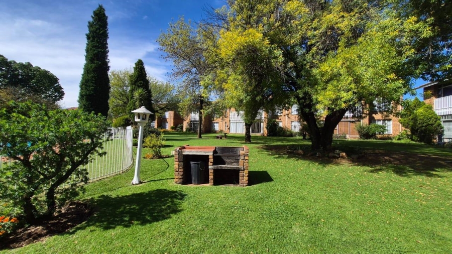 2 Bedroom Property for Sale in Edleen Gauteng