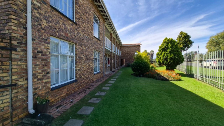 2 Bedroom Property for Sale in Edleen Gauteng