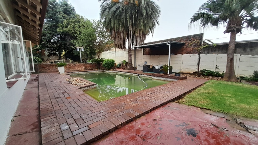 4 Bedroom Property for Sale in Birchleigh Gauteng