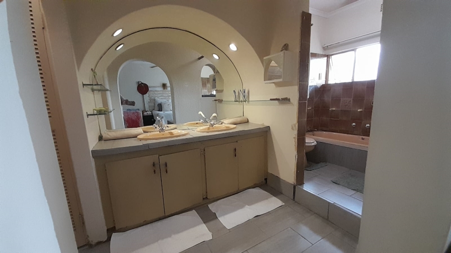 4 Bedroom Property for Sale in Birchleigh Gauteng