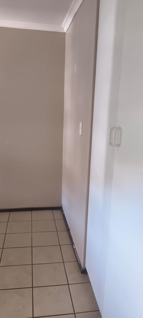 2 Bedroom Property for Sale in Moffat View Gauteng