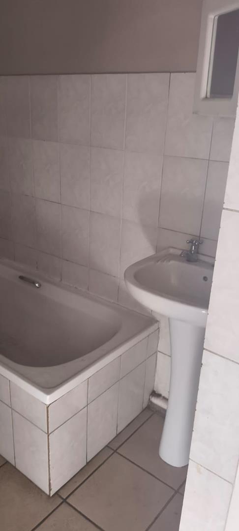 2 Bedroom Property for Sale in Moffat View Gauteng