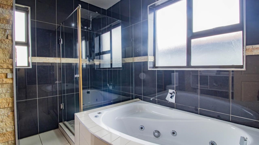4 Bedroom Property for Sale in Liefde en Vrede Gauteng