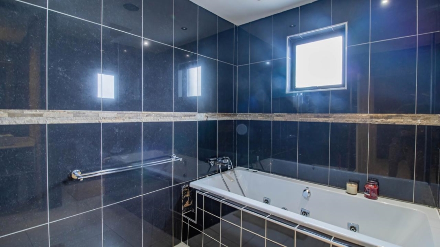 4 Bedroom Property for Sale in Liefde en Vrede Gauteng