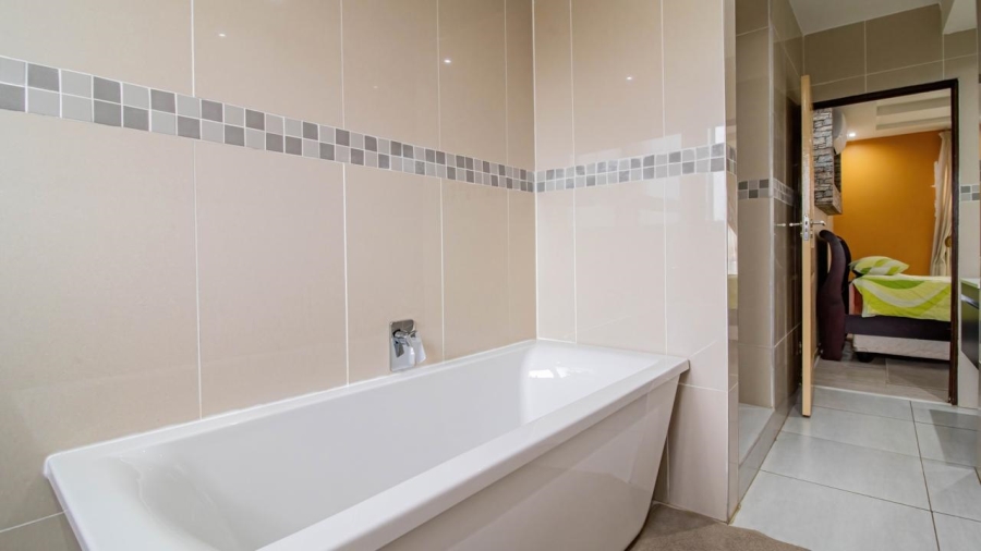 4 Bedroom Property for Sale in Liefde en Vrede Gauteng