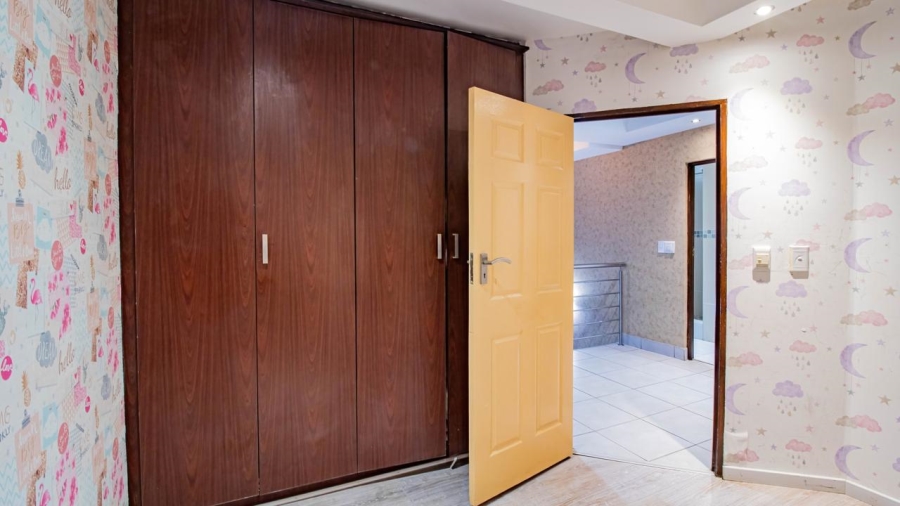 4 Bedroom Property for Sale in Liefde en Vrede Gauteng