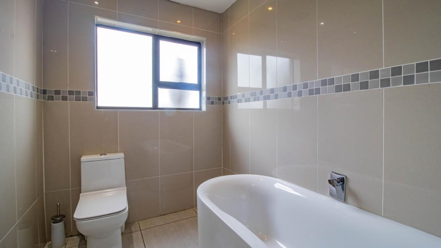 4 Bedroom Property for Sale in Liefde en Vrede Gauteng