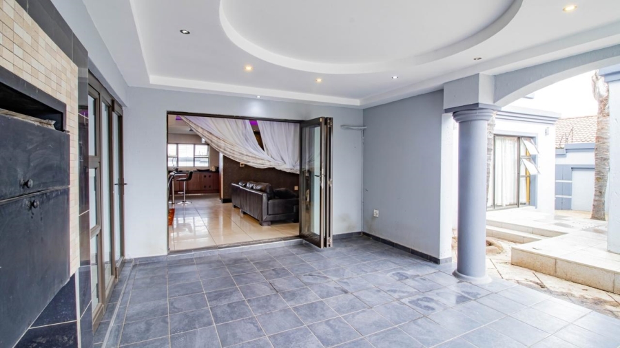 4 Bedroom Property for Sale in Liefde en Vrede Gauteng