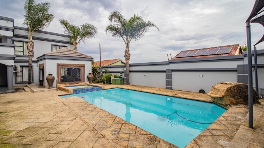 4 Bedroom Property for Sale in Liefde en Vrede Gauteng