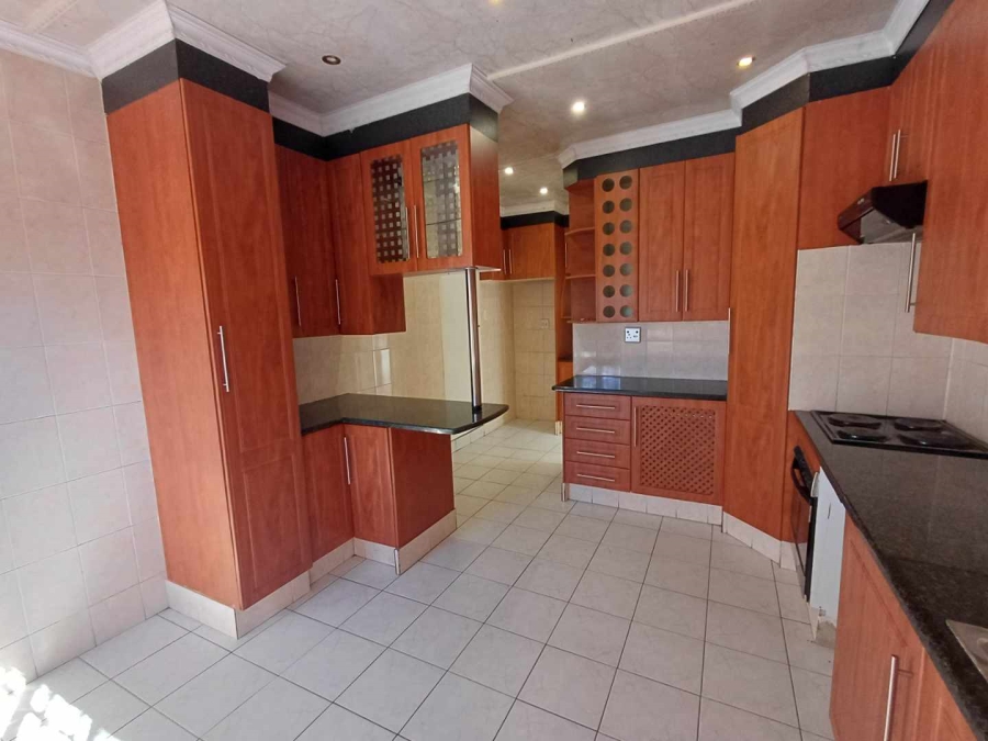 6 Bedroom Property for Sale in Kenilworth Gauteng