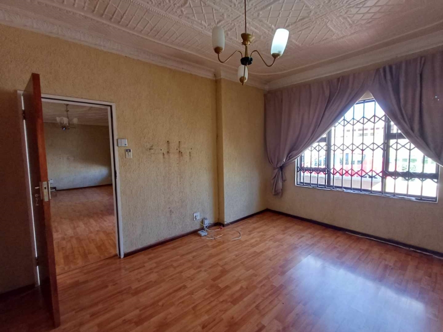 6 Bedroom Property for Sale in Kenilworth Gauteng