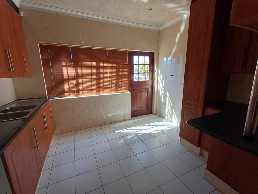 6 Bedroom Property for Sale in Kenilworth Gauteng
