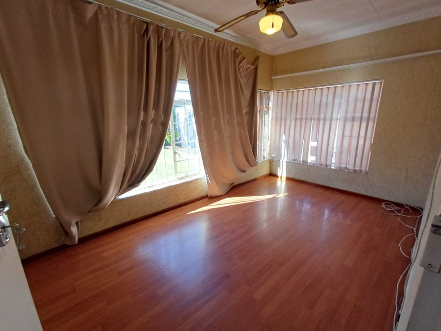 6 Bedroom Property for Sale in Kenilworth Gauteng