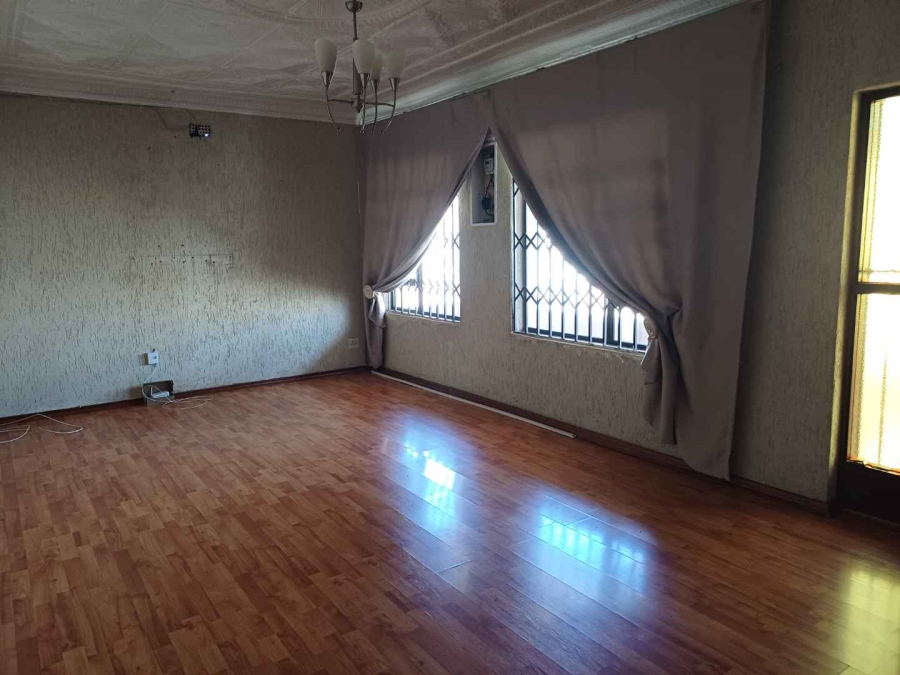 6 Bedroom Property for Sale in Kenilworth Gauteng