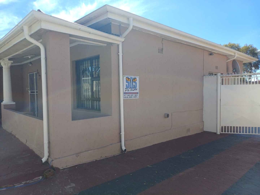 6 Bedroom Property for Sale in Kenilworth Gauteng