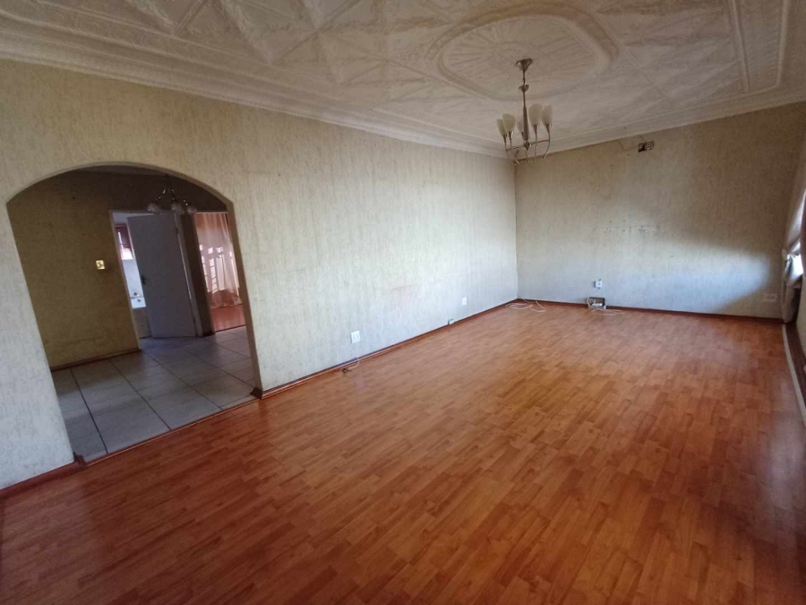 6 Bedroom Property for Sale in Kenilworth Gauteng