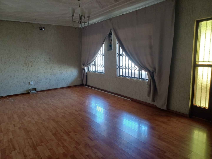 6 Bedroom Property for Sale in Kenilworth Gauteng