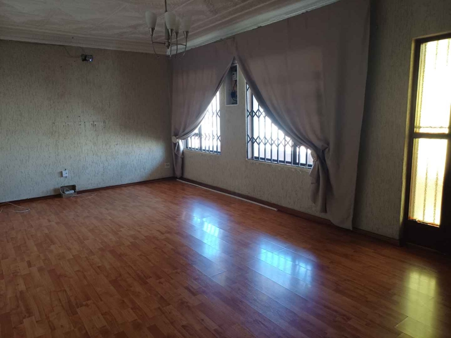 6 Bedroom Property for Sale in Kenilworth Gauteng
