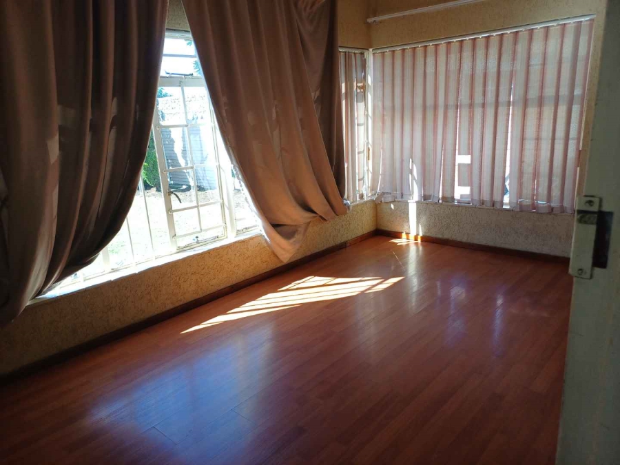 6 Bedroom Property for Sale in Kenilworth Gauteng