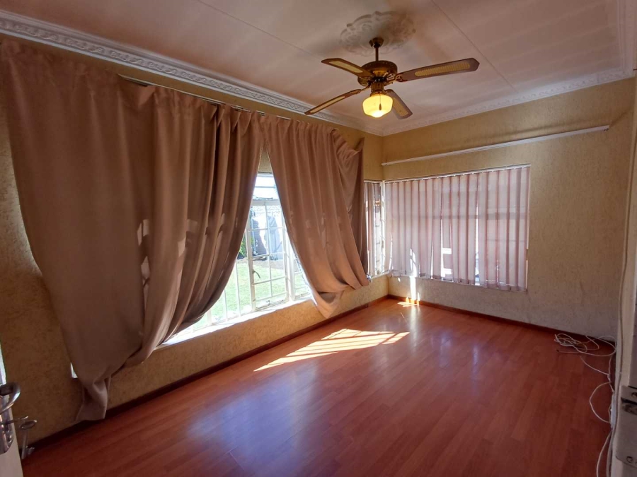 6 Bedroom Property for Sale in Kenilworth Gauteng