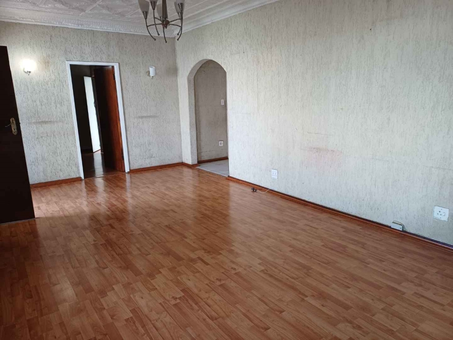6 Bedroom Property for Sale in Kenilworth Gauteng