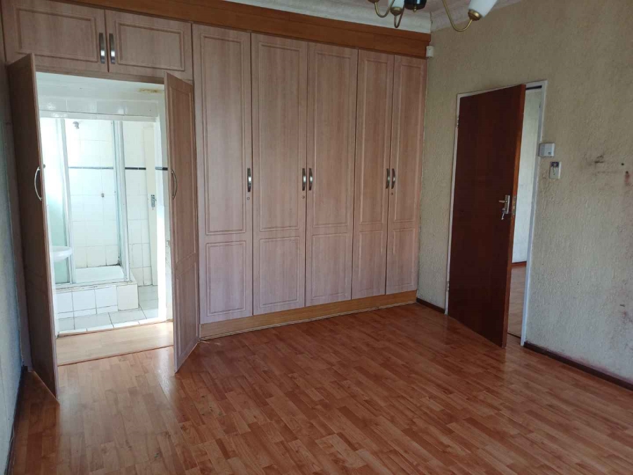 6 Bedroom Property for Sale in Kenilworth Gauteng