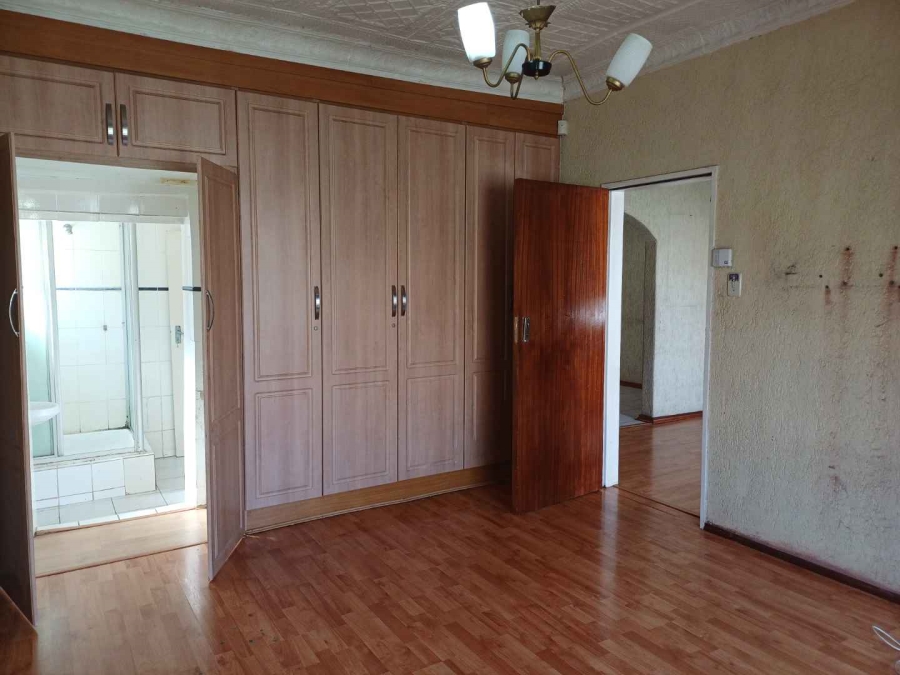 6 Bedroom Property for Sale in Kenilworth Gauteng