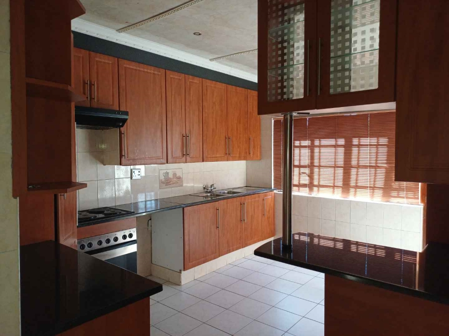 6 Bedroom Property for Sale in Kenilworth Gauteng
