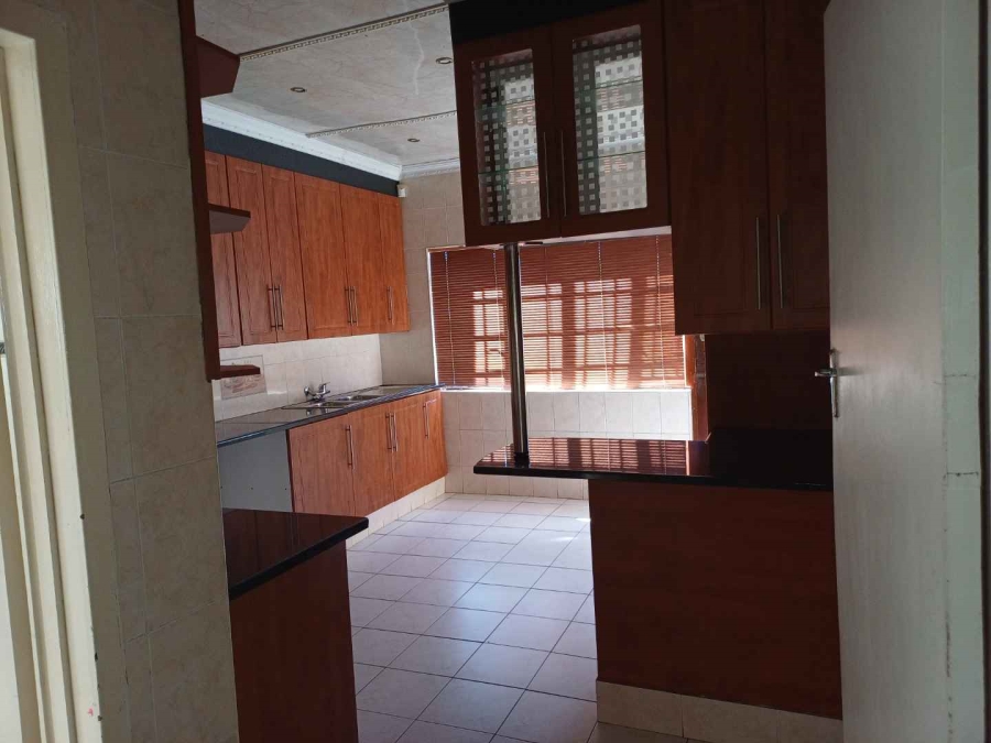 6 Bedroom Property for Sale in Kenilworth Gauteng