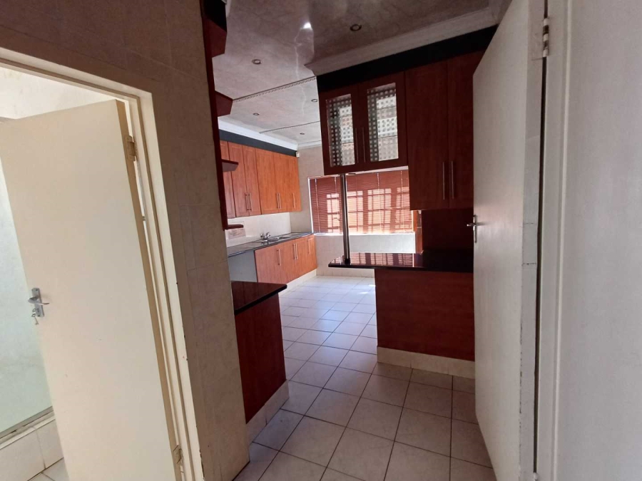 6 Bedroom Property for Sale in Kenilworth Gauteng