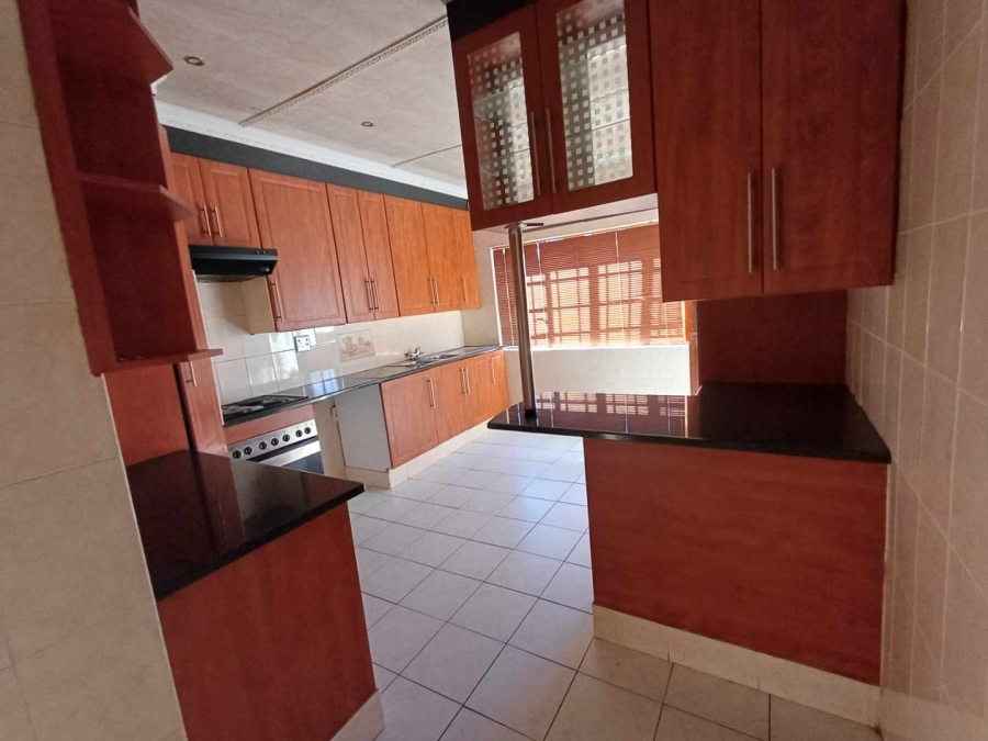 6 Bedroom Property for Sale in Kenilworth Gauteng