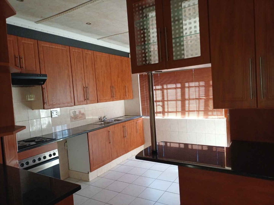 6 Bedroom Property for Sale in Kenilworth Gauteng