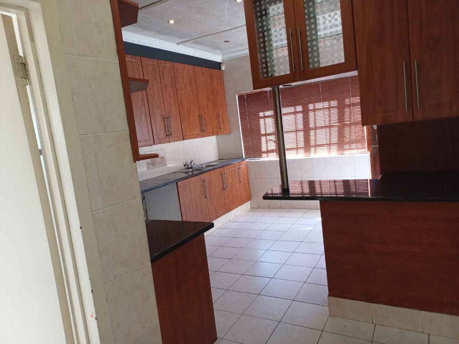 6 Bedroom Property for Sale in Kenilworth Gauteng