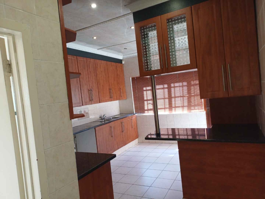 6 Bedroom Property for Sale in Kenilworth Gauteng