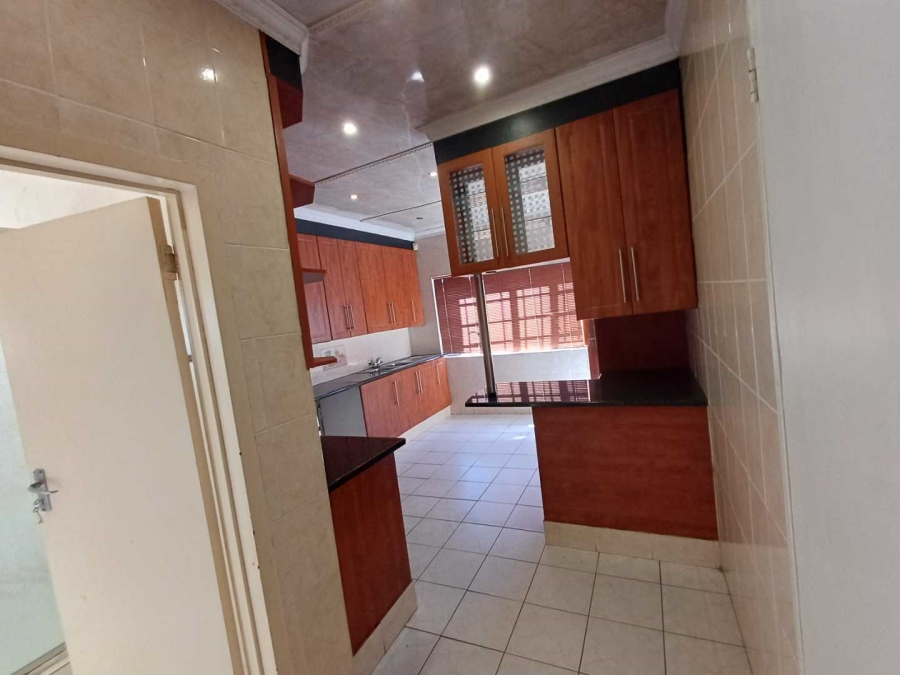 6 Bedroom Property for Sale in Kenilworth Gauteng