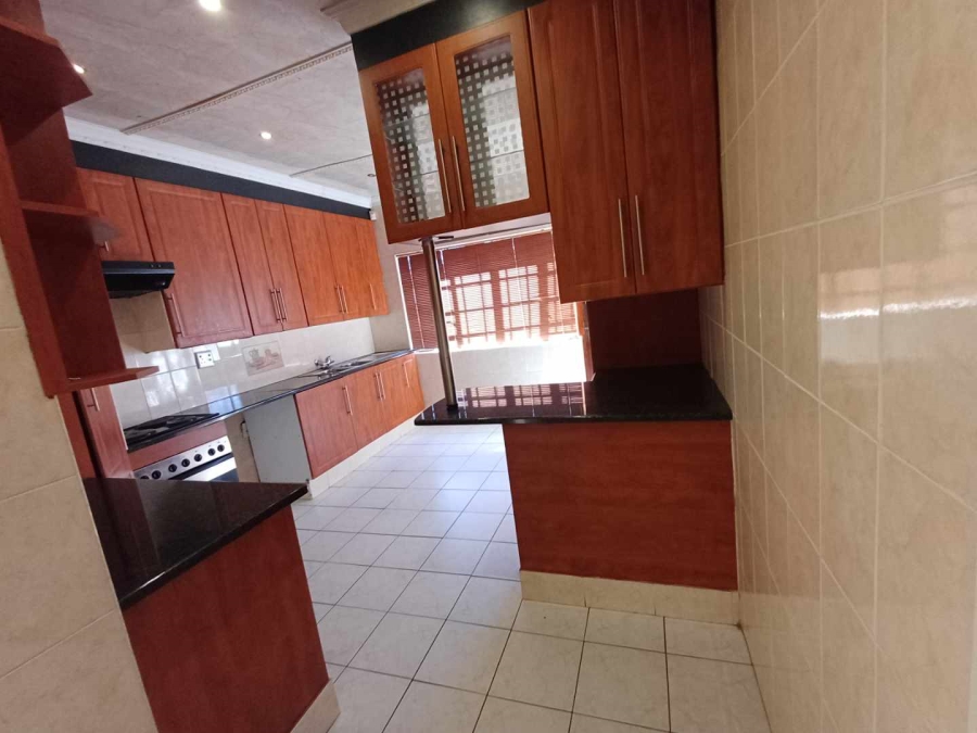 6 Bedroom Property for Sale in Kenilworth Gauteng