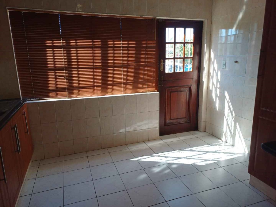 6 Bedroom Property for Sale in Kenilworth Gauteng