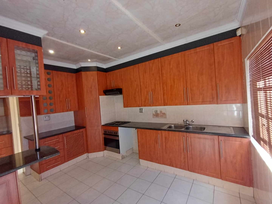 6 Bedroom Property for Sale in Kenilworth Gauteng