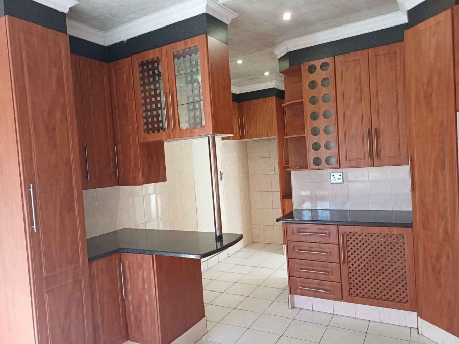 6 Bedroom Property for Sale in Kenilworth Gauteng