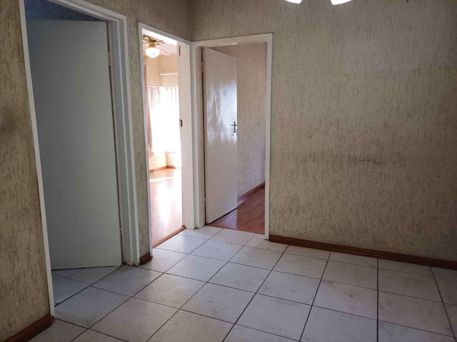 6 Bedroom Property for Sale in Kenilworth Gauteng