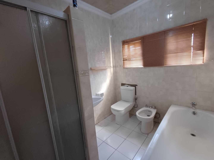 6 Bedroom Property for Sale in Kenilworth Gauteng