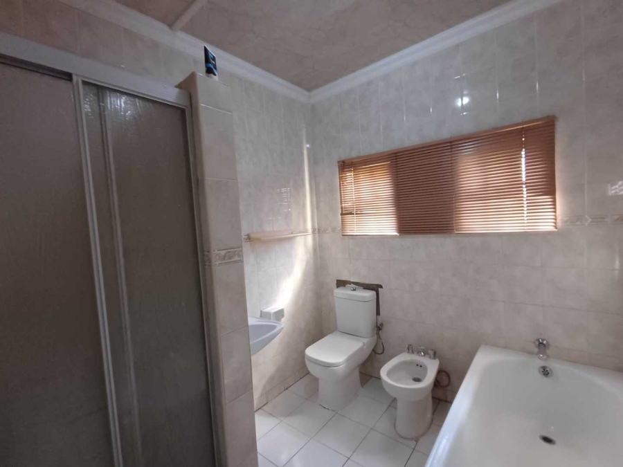 6 Bedroom Property for Sale in Kenilworth Gauteng